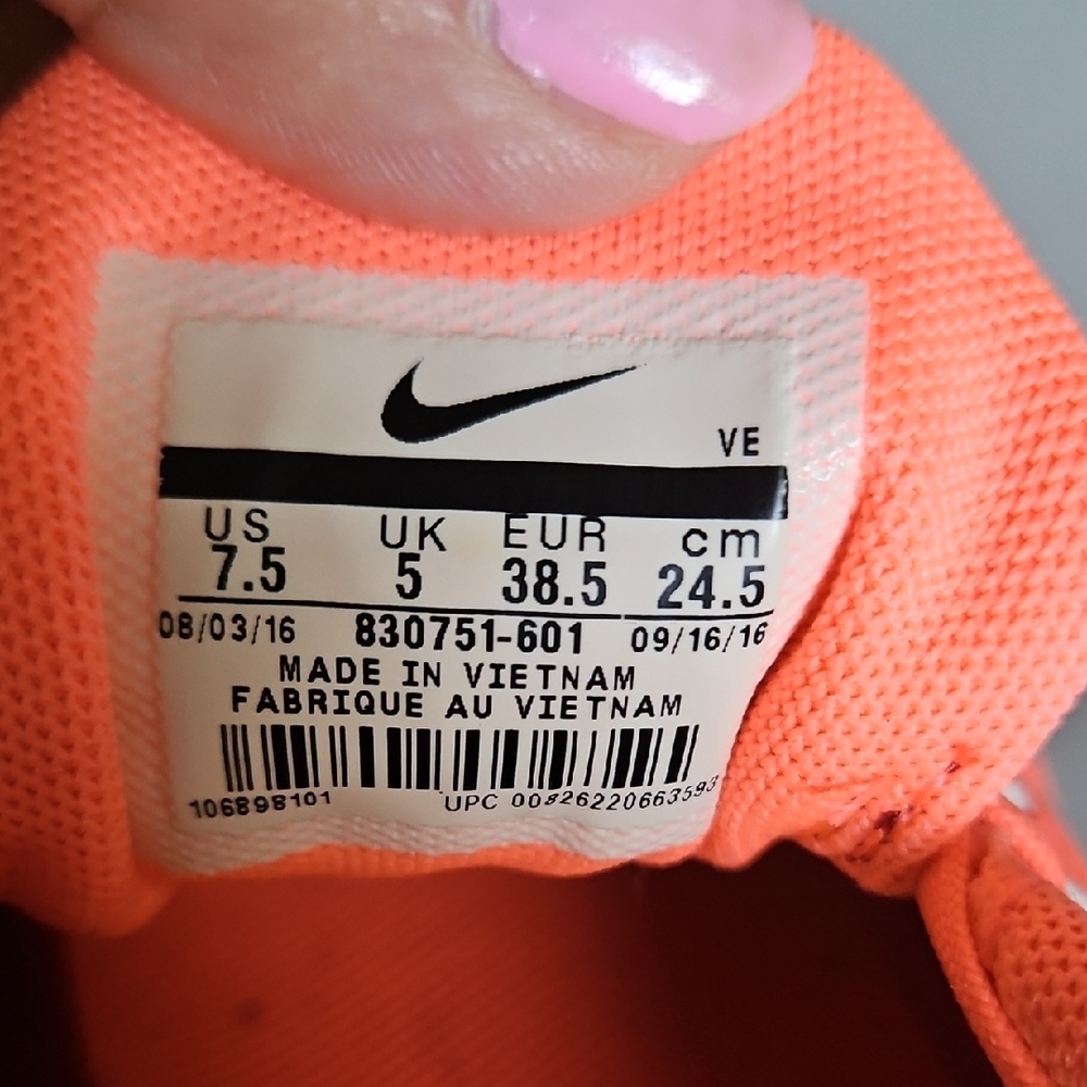 Nike Flex Run Athletic Shoes - Picture 5 of 10